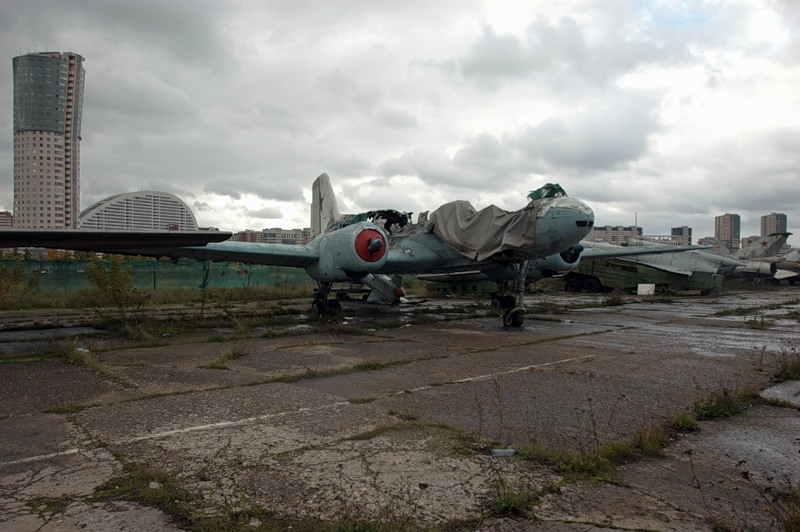 Illustration for article titled The World's Most Bizarre Aircraft Graveyards